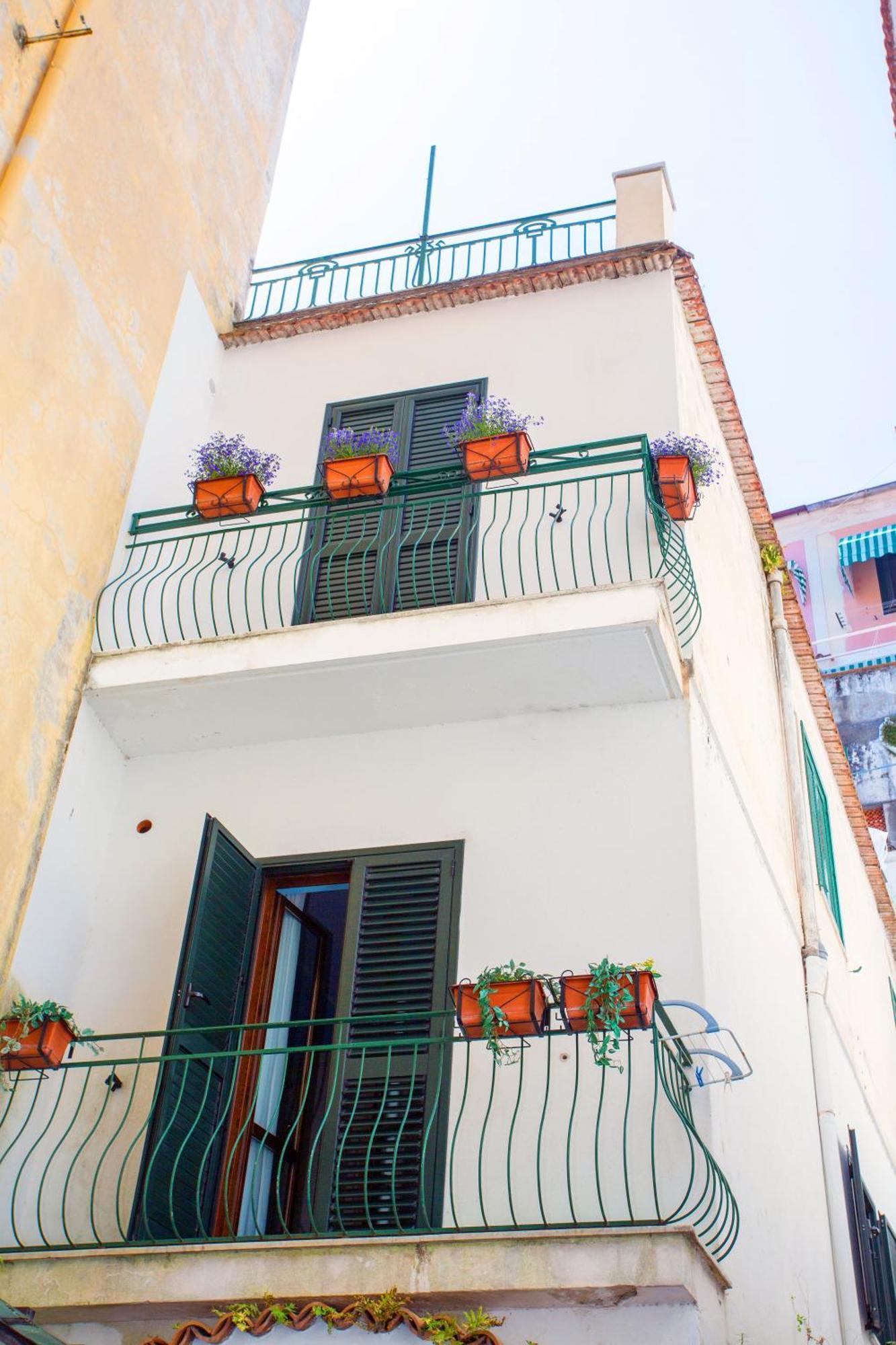 Amalfi Apartments Design Centro Storico 외부 사진