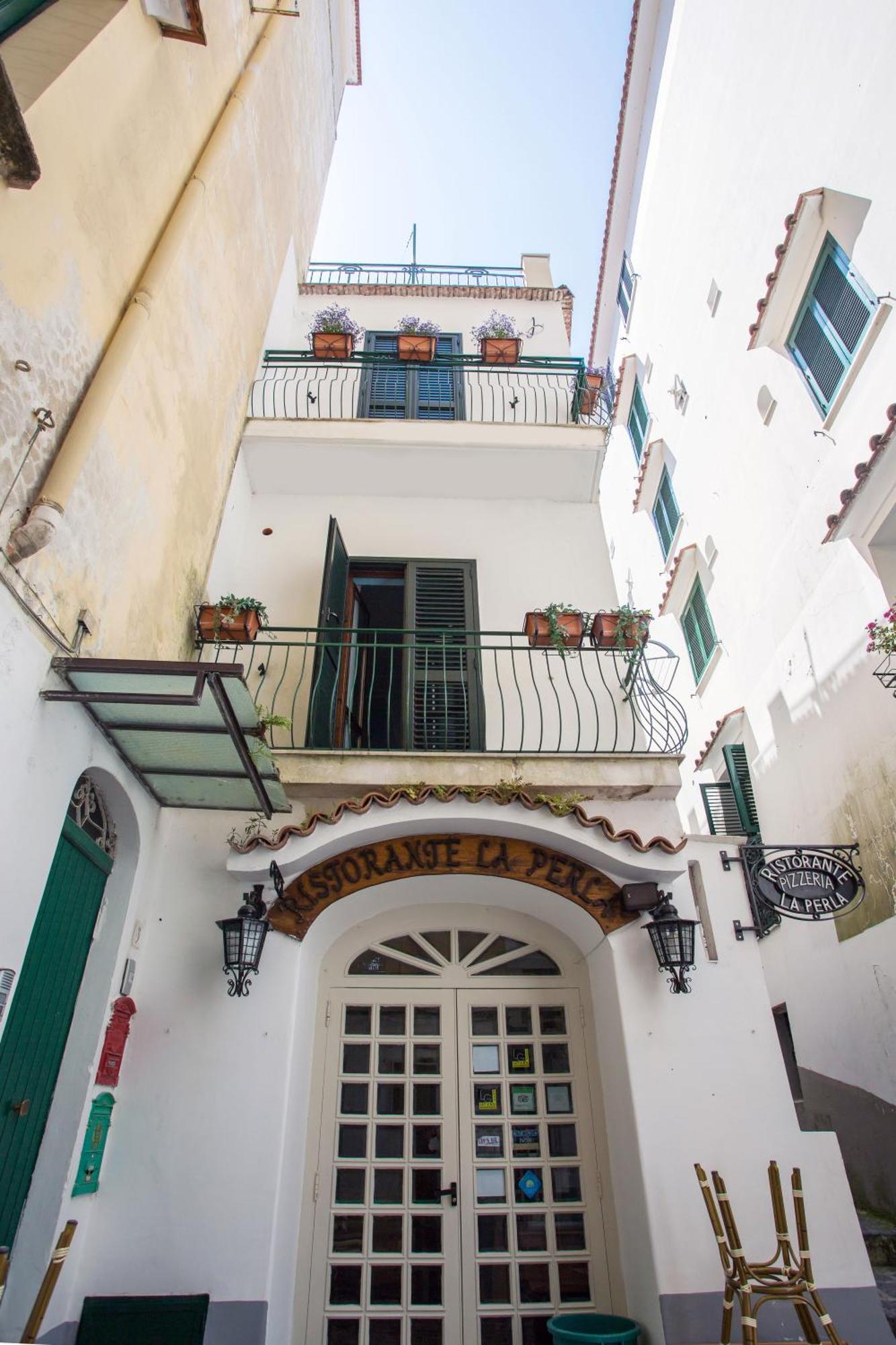 Amalfi Apartments Design Centro Storico 외부 사진